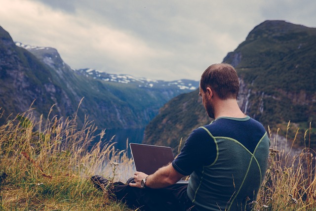 How do I find digital nomads to travel with